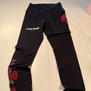 Spiritual Gangster black leggings with stitched roses ❤️